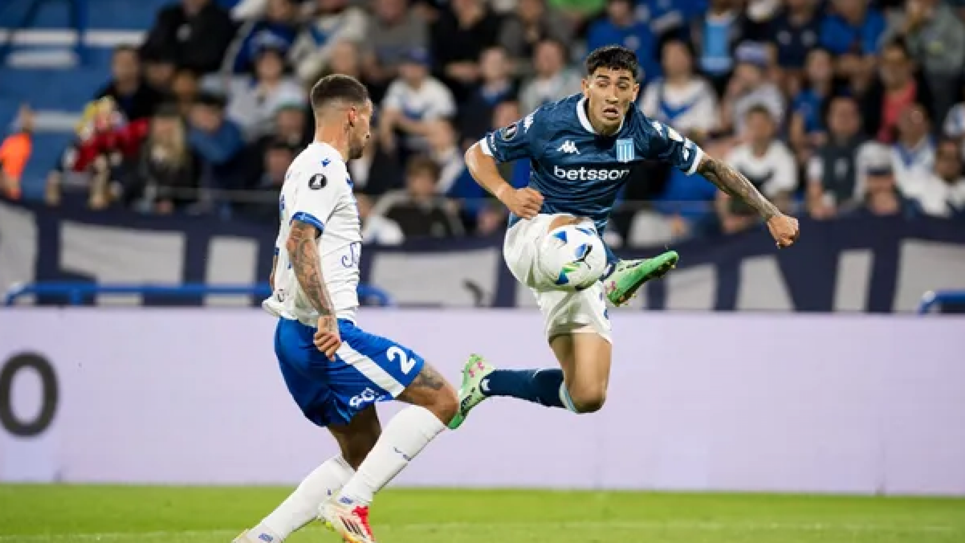 Racing y  Vélez van por los cuartos de final de la Copa Libertadores